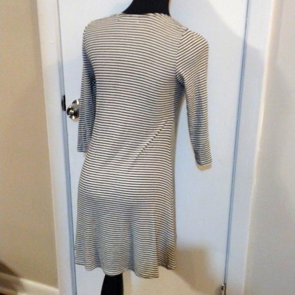 💜5/$25💜 Size Small - Picture 4 of 6